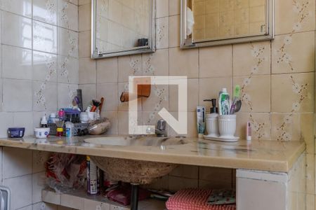 Casa à venda com 180m², 4 quartos e 1 vagaBanheiro 2