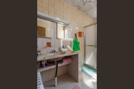 Casa à venda com 180m², 4 quartos e 1 vagaBanheiro 2