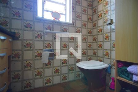 Casa à venda com 300m², 3 quartos e 4 vagasBanheiro Corredor 1