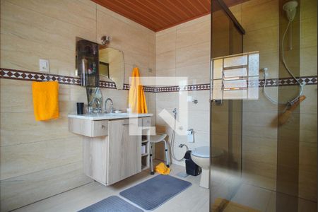 Casa à venda com 300m², 3 quartos e 4 vagasBanheiro Corredor 3