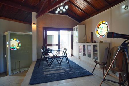 Casa à venda com 300m², 3 quartos e 4 vagasSala - Segundo Piso