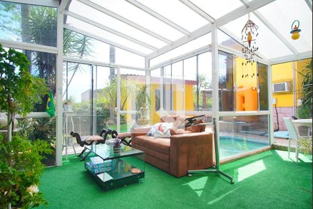 Casa à venda com 300m², 3 quartos e 4 vagasÁrea Externa