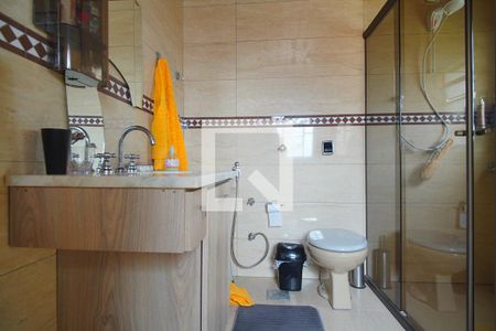 Casa à venda com 300m², 3 quartos e 4 vagasBanheiro Corredor 3