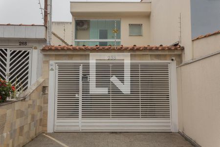 Casa à venda com 140m², 3 quartos e 2 vagas Casa à venda com 140m², 3 quartos e 2 vagasFachada