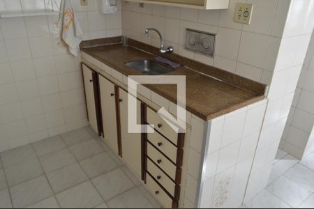 Apartamento à venda com 80m², 3 quartos e 2 vagasCozinha