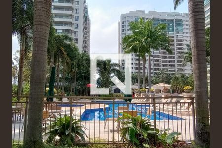 Apartamento à venda com 96m², 3 quartos e 1 vaga Apartamento à venda com 96m², 3 quartos e 1 vagaÁrea comum - Piscina