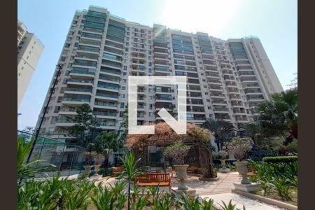 Apartamento à venda com 96m², 3 quartos e 1 vaga Apartamento à venda com 96m², 3 quartos e 1 vagaFachada