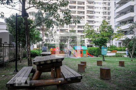 Apartamento à venda com 96m², 3 quartos e 1 vaga Apartamento à venda com 96m², 3 quartos e 1 vagaÁrea comum - Playground
