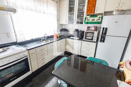 Apartamento à venda com 158m², 4 quartos e 4 vagas Apartamento à venda com 158m², 4 quartos e 4 vagasCozinha