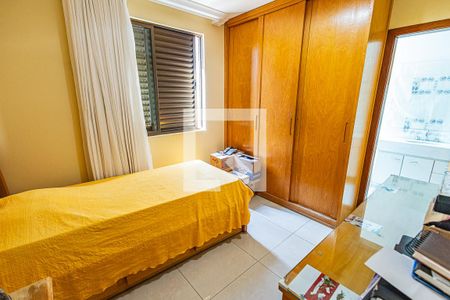 Apartamento à venda com 158m², 4 quartos e 4 vagas Apartamento à venda com 158m², 4 quartos e 4 vagasQuarto 2 / suite