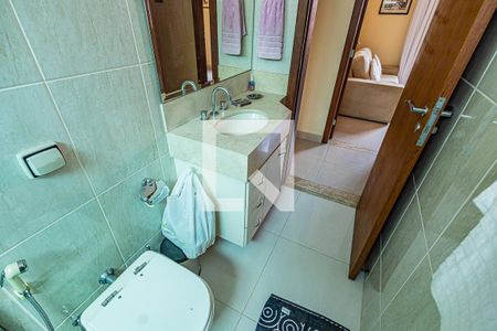 Apartamento à venda com 158m², 4 quartos e 4 vagas Apartamento à venda com 158m², 4 quartos e 4 vagasBanheiro