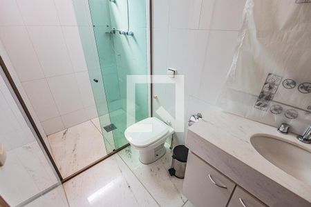 Apartamento à venda com 158m², 4 quartos e 4 vagas Apartamento à venda com 158m², 4 quartos e 4 vagasBanheiro Quarto 2 / suite