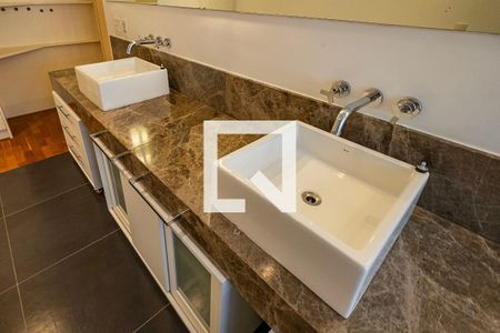 Apartamento à venda com 287m², 4 quartos e 3 vagasQuarto