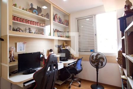 Apartamento à venda com 120m², 2 quartos e 2 vagasEscritório