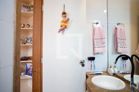 Apartamento à venda com 120m², 2 quartos e 2 vagasBanheiro da Suíte