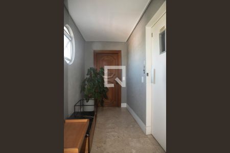 Apartamento à venda com 115m², 3 quartos e 2 vagasHall do apartamento