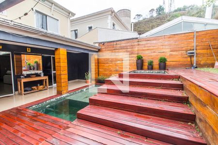 Casa de condomínio à venda com 310m², 3 quartos e 3 vagasPiscina