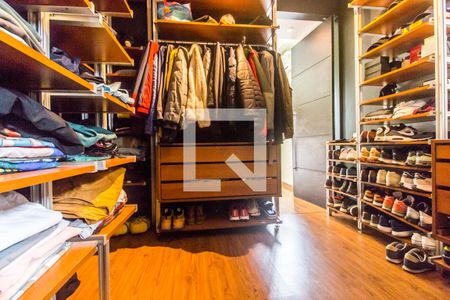 Casa de condomínio à venda com 310m², 3 quartos e 3 vagasCloset da suíte 1