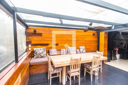 Casa de condomínio à venda com 310m², 3 quartos e 3 vagasVaranda