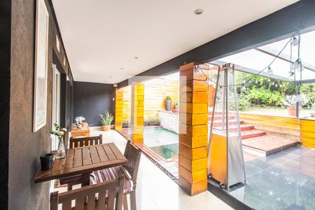 Casa de condomínio à venda com 310m², 3 quartos e 3 vagasÁrea gourmet