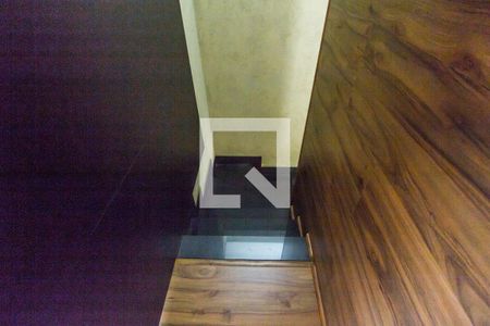 Casa de condomínio à venda com 310m², 3 quartos e 3 vagasEscada