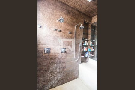 Casa de condomínio à venda com 310m², 3 quartos e 3 vagasBanheiro da Suíte 1