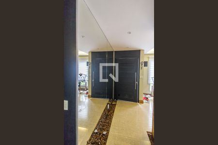 Casa de condomínio à venda com 310m², 3 quartos e 3 vagasEscritório