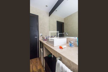 Casa de condomínio à venda com 310m², 3 quartos e 3 vagasBanheiro da Suíte 1