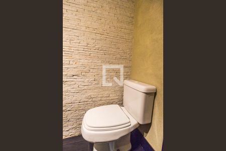 Casa de condomínio à venda com 310m², 3 quartos e 3 vagasLavabo