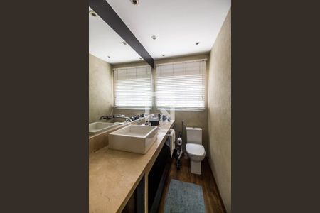 Casa de condomínio à venda com 310m², 3 quartos e 3 vagasBanheiro da Suíte 1