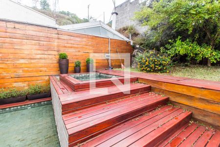 Casa de condomínio à venda com 310m², 3 quartos e 3 vagasPiscina