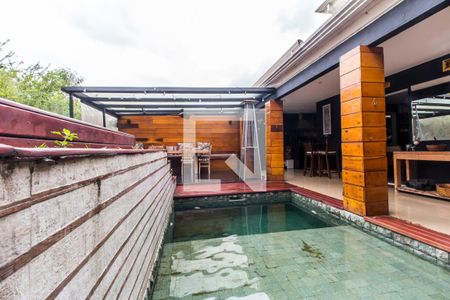 Casa de condomínio à venda com 310m², 3 quartos e 3 vagasPiscina