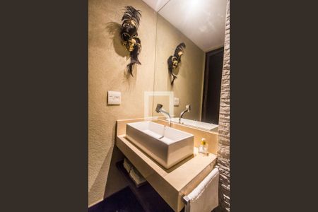 Casa de condomínio à venda com 310m², 3 quartos e 3 vagasLavabo