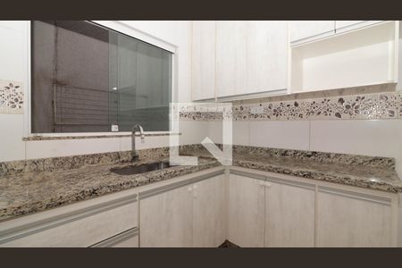 Casa de condomínio à venda com 80m², 2 quartos e 1 vagaCozinha