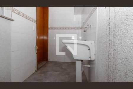 Casa de condomínio à venda com 80m², 2 quartos e 1 vagaÁrea de Serviço
