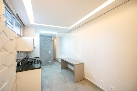 Sala e cozinha de apartamento para alugar com 2 quartos, 65m² em Chácara Califórnia, São Paulo