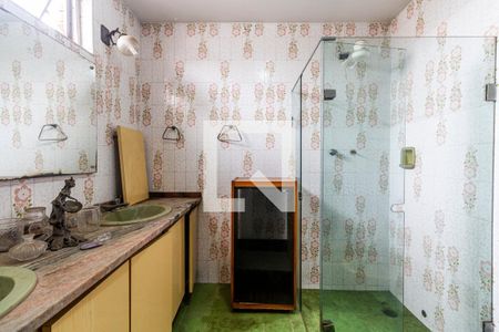 Casa para alugar com 385m², 4 quartos e 5 vagasBanheiro da Suíte 1