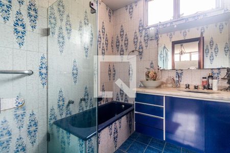 Casa para alugar com 385m², 4 quartos e 5 vagasBanheiro Social