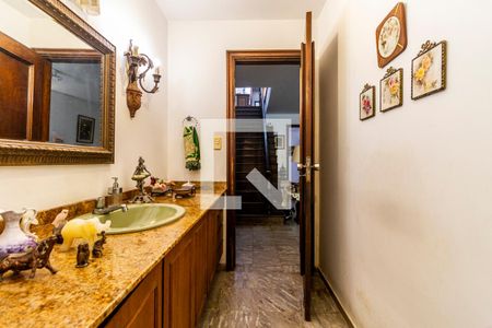 Casa para alugar com 385m², 4 quartos e 5 vagasLavabo