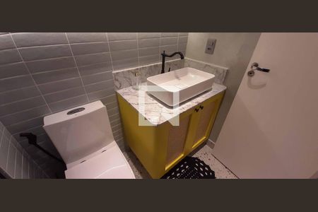 Apartamento à venda com 67m², 2 quartos e 1 vaga Apartamento à venda com 67m², 2 quartos e 1 vagaBanheiro Social