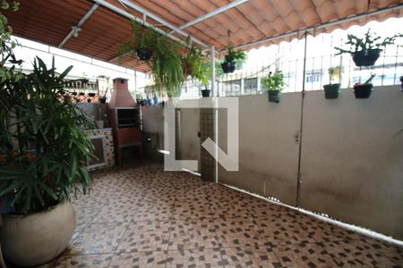 Casa à venda com 100m², 3 quartos e 1 vagaQuintal e Garagem
