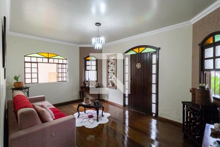 Sala de casa à venda com 3 quartos, 235m² em Santa Amélia, Belo Horizonte