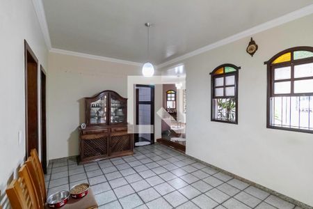 Casa à venda com 235m², 3 quartos e 4 vagas Casa à venda com 235m², 3 quartos e 4 vagasCopa