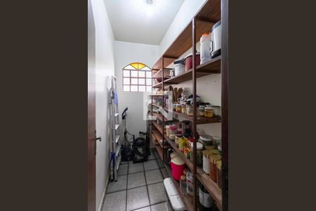 Casa à venda com 235m², 3 quartos e 4 vagas Casa à venda com 235m², 3 quartos e 4 vagasDespensa