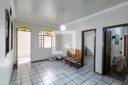 Casa à venda com 235m², 3 quartos e 4 vagas Casa à venda com 235m², 3 quartos e 4 vagasCopa