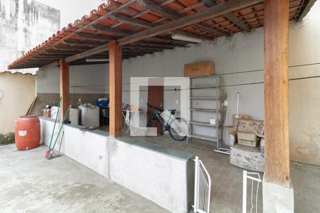 Casa à venda com 235m², 3 quartos e 4 vagas Casa à venda com 235m², 3 quartos e 4 vagasQuintal