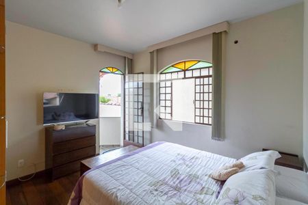 Casa à venda com 235m², 3 quartos e 4 vagas Casa à venda com 235m², 3 quartos e 4 vagasSuíte