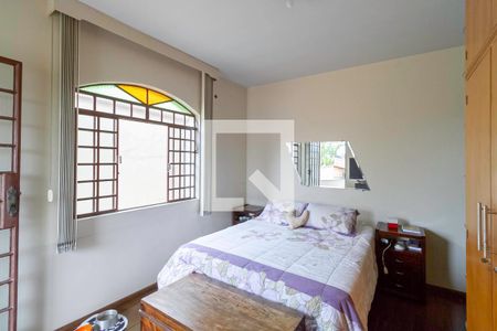 Casa à venda com 235m², 3 quartos e 4 vagas Casa à venda com 235m², 3 quartos e 4 vagasSuíte