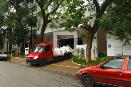 Apartamento à venda com 42m², 2 quartos e 1 vagaFachada do condomínio - Placa instalada no muro