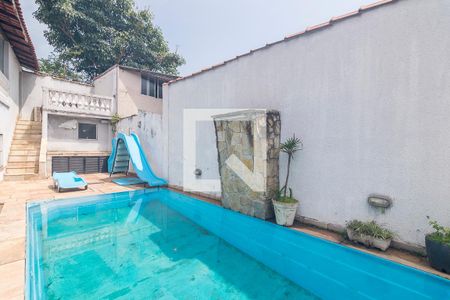Casa à venda com 280m², 3 quartos e 3 vagasPiscina